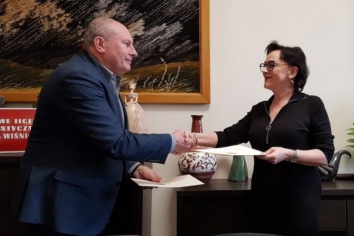 Podpisano porozumienie pomiędzy miastem Bochnia i wiśnickim Liceum Plastycznym