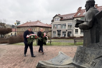 Oddali hołd generałowi Okulickiemu