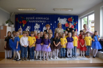 Spektakl przedszkolaków z okazji Dnia Edukacji Narodowej