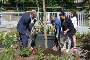 Ogród sensoryczny na terenie Szkoły Podstawowej nr 2